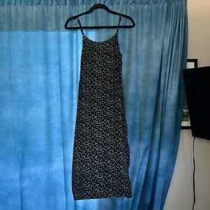 Brandy Melville floral dress. Great for summer excellent condition.